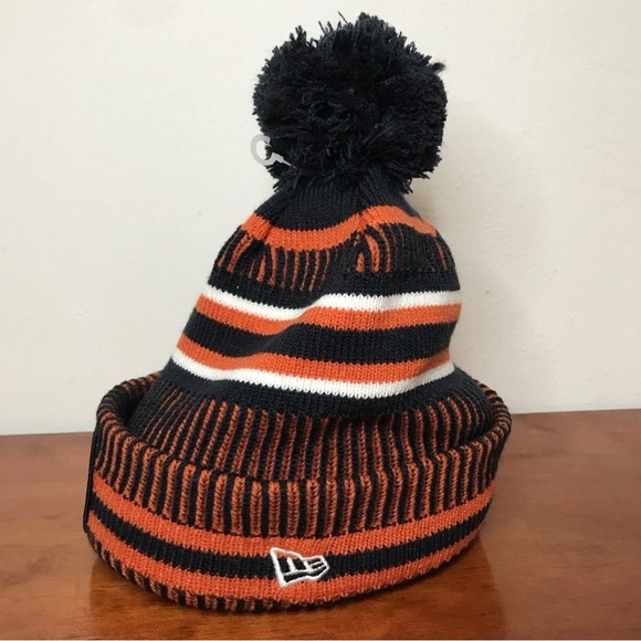 Chicago Bears Men's New Era NFL Sideline Home Official Fleece Lined Pom Beanie - Picture 6 of 9